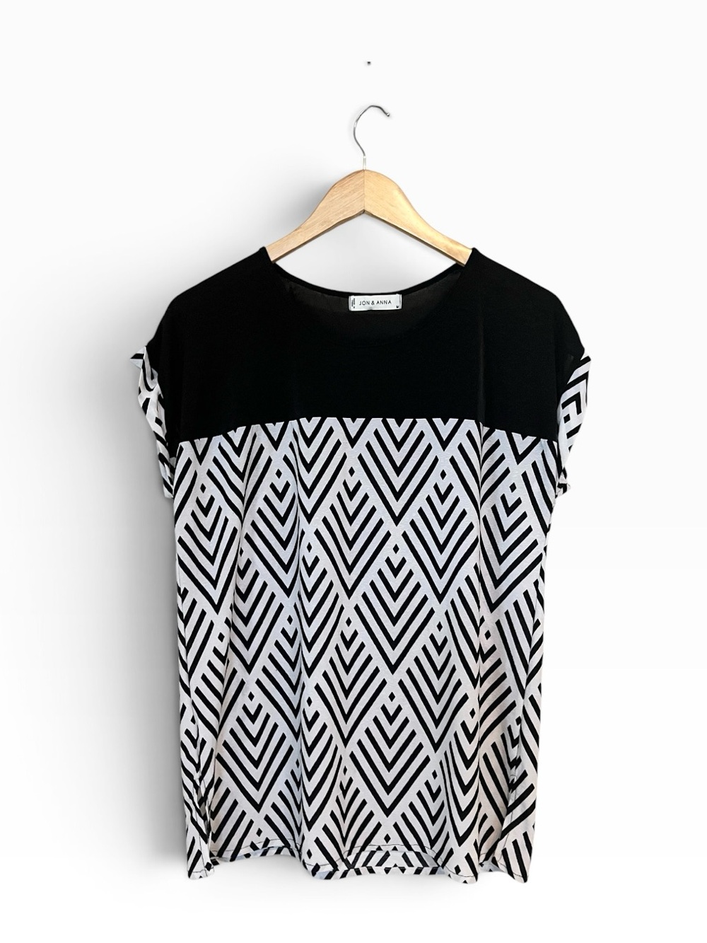 Jon & Anna Black White Chevron Dolman Top Size Medium